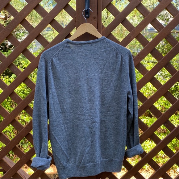 Express sweater - Picture 3 of 3